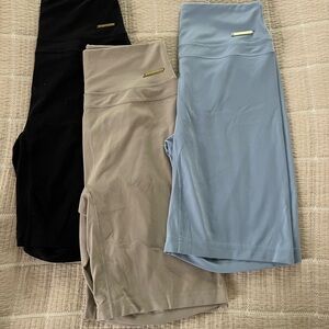 Gymshark Women's Bike Shorts - Black, Tan, and Blue